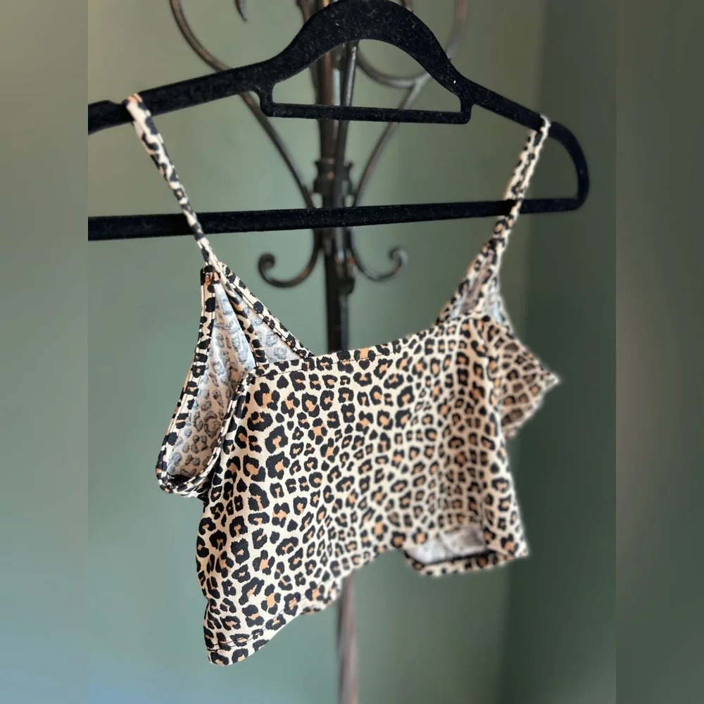 Leopard Print Crop Top - Picture 3 of 3